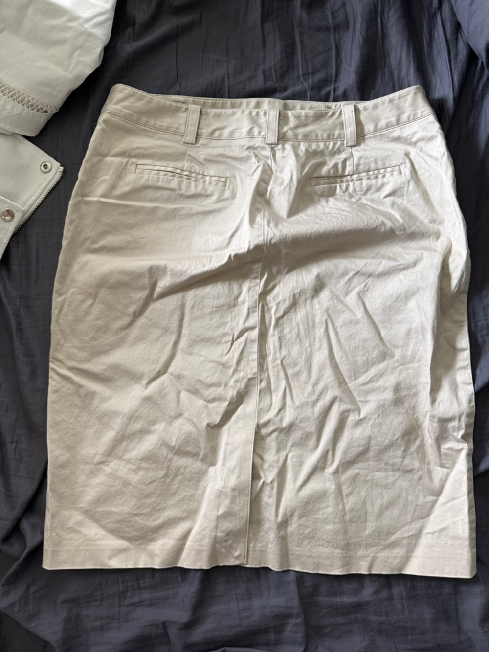 Brooks Brothers Cream Pencil Skirt with Front Seam 10 - Picture 3 of 5